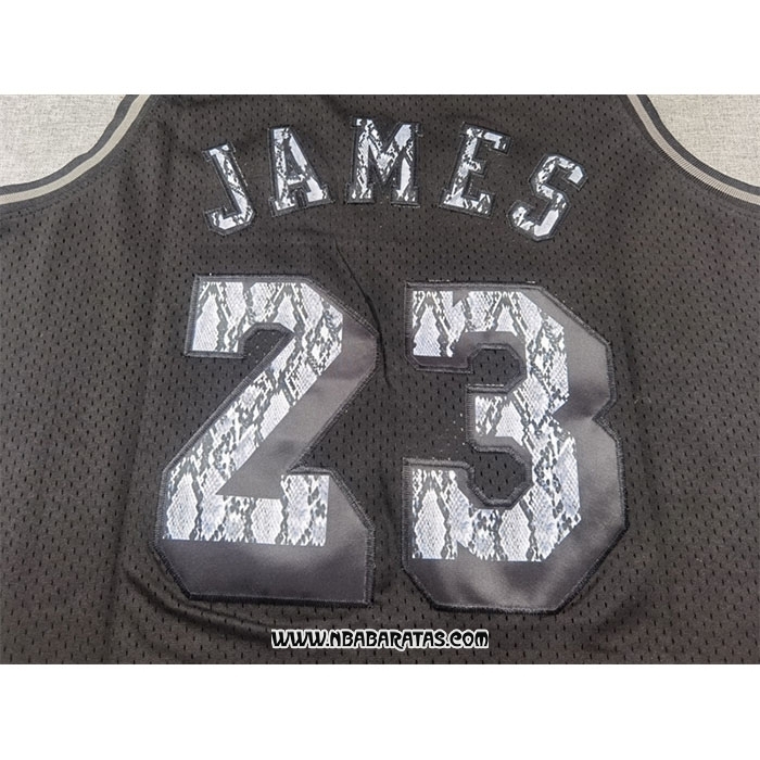Camiseta Los Angeles Lakers LeBron James #23 Swingman Mitchell & Ness 2018-19 Negro